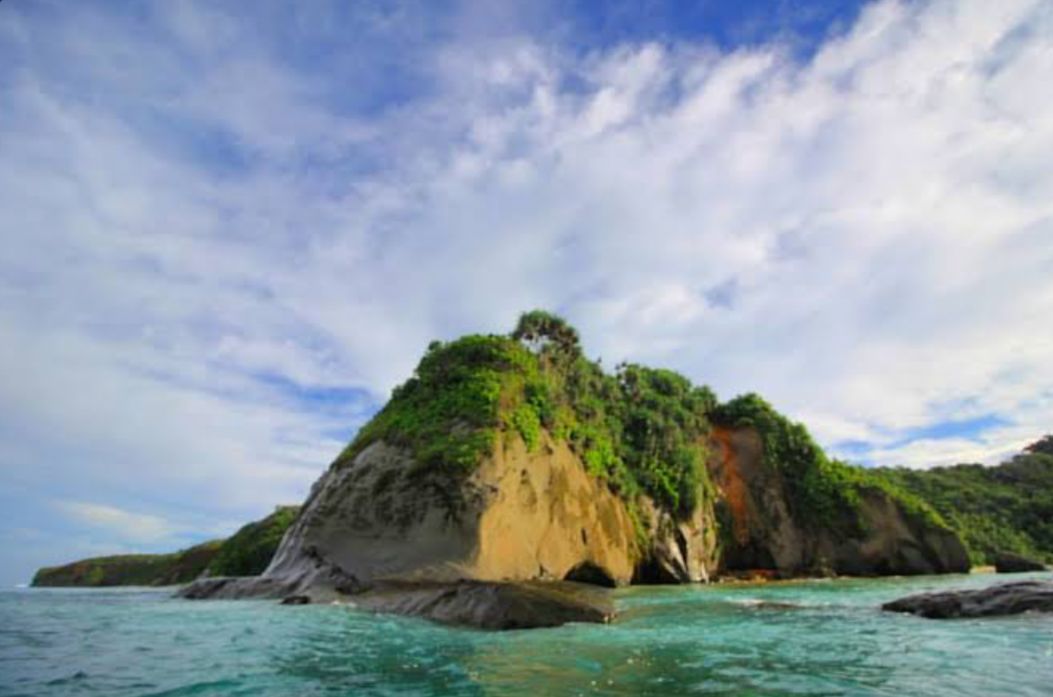 Pantai Koomang, Keindahan Panorama Bawah Laut yang Menawan di Bengkulu