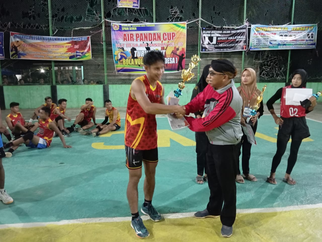 Ini 6 Tim Volly Putra dan Putri Peraih Juara di Turnamen Bola Volly Air Pandan Cup