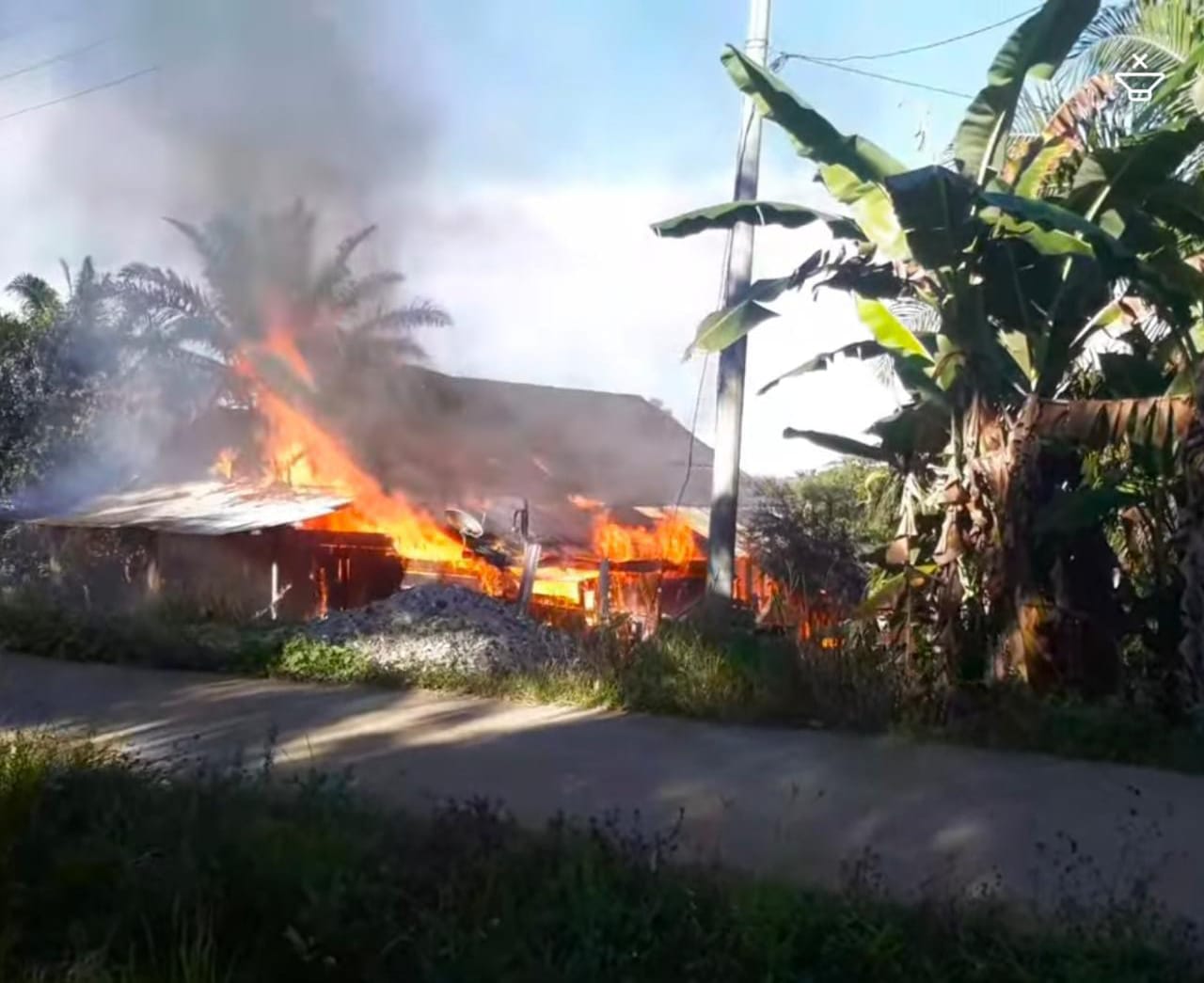 Pagi Buta, Rumah Warga Tanjung Sari Ludes Terbakar