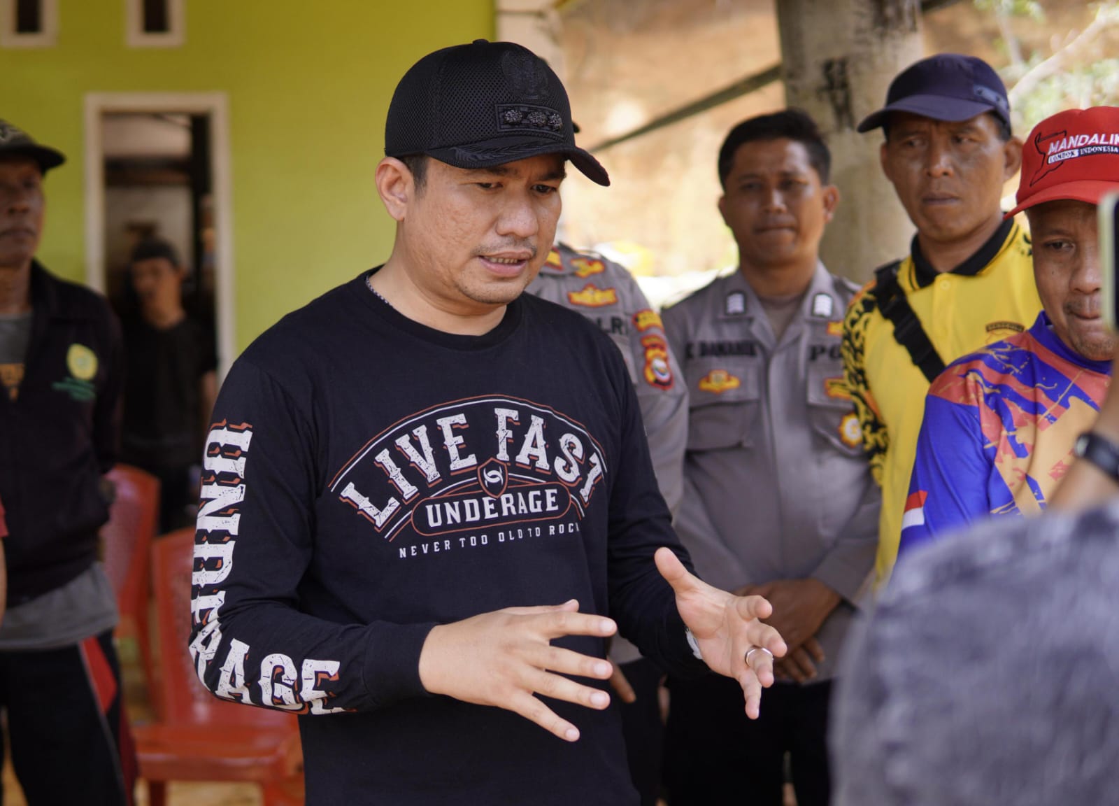 Longsor Menimpa Rumah, Korban Diketahui Sedang Melaksanakan Ibadah Sholat 