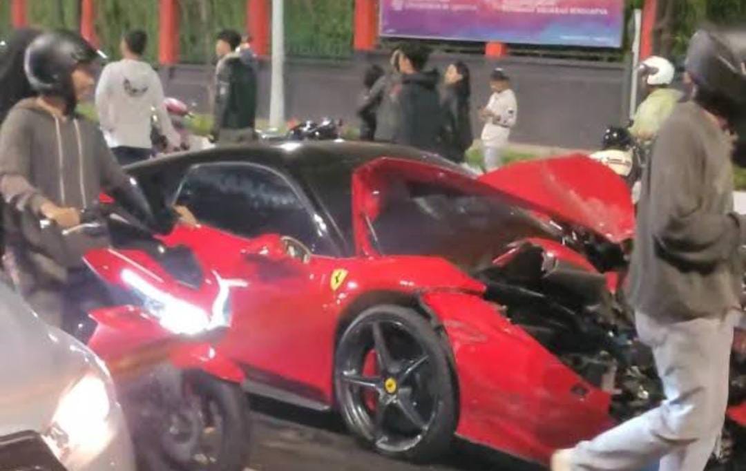 Polisi Ungkap Sosok Pengemudi Ferrari Merah yang Terlibat Kecelakaan Beruntun di Jaksel