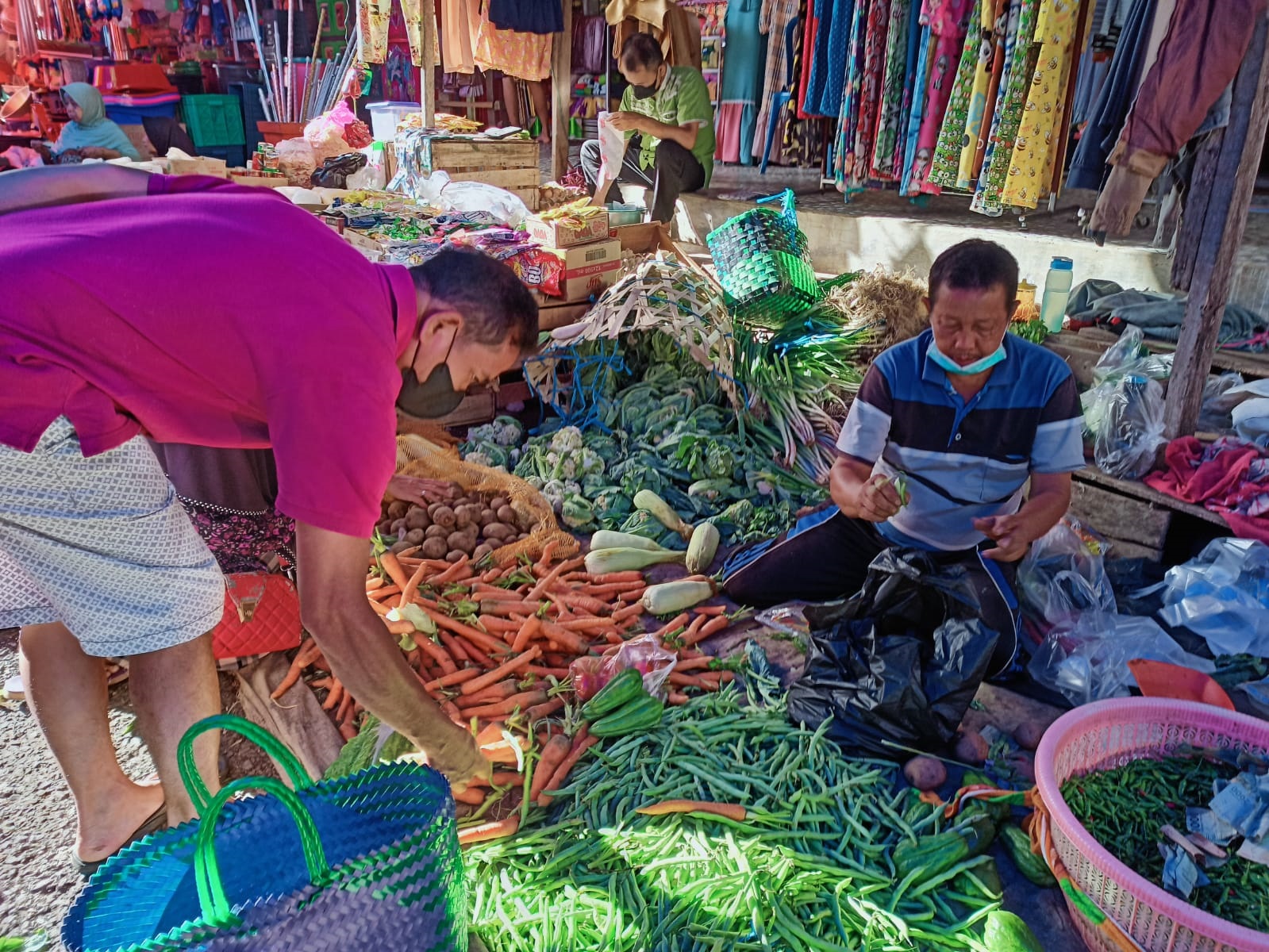 Harga Bapok Menggila, Kaum Emak 'Menjerit'