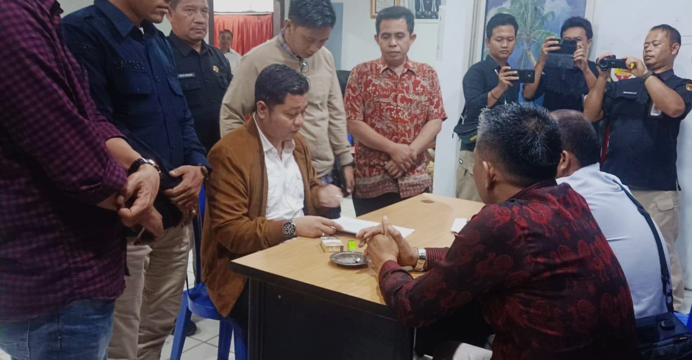 KPU Bengkulu Utara Terima Berkas Pendaftaran Jalur Independent dari Pitra Martin-Gusti Rahmat
