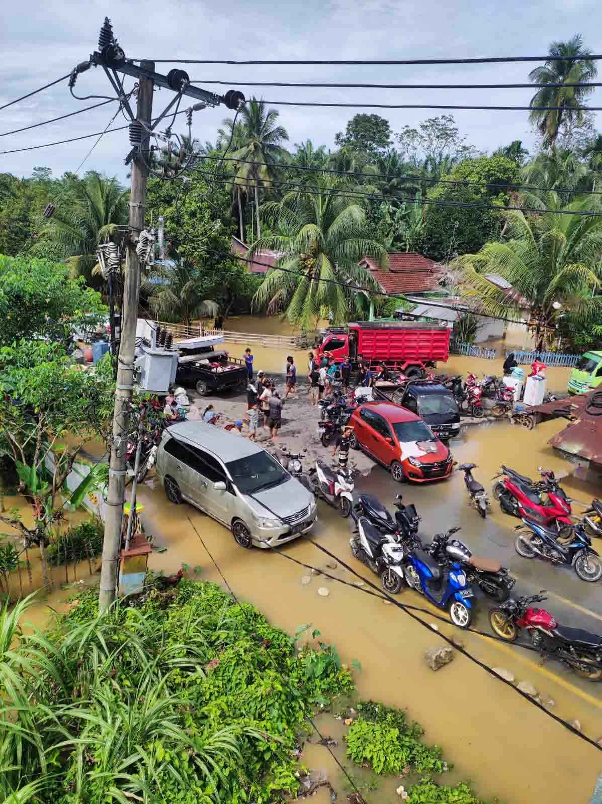 Langganan Banjir, Kecamatan Batiknau Terisolir