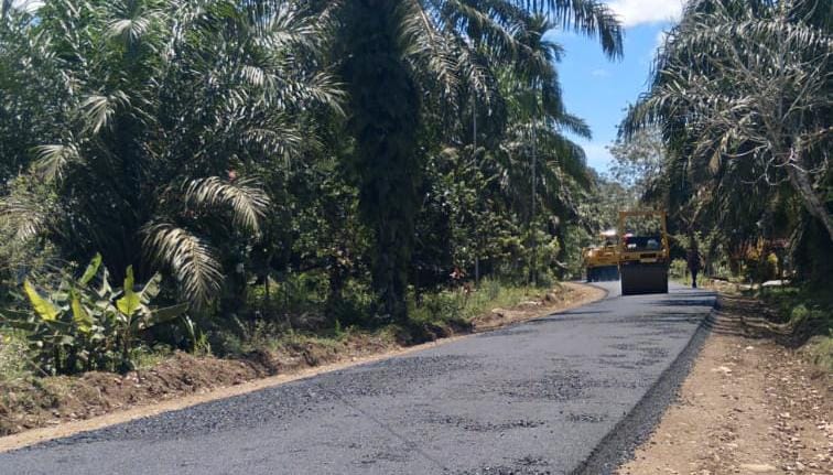 Penuhi Janji Politik, Bupati Mian ‘Hotmix’ Jalan Sido Mukti dan Tanjung Harapan 