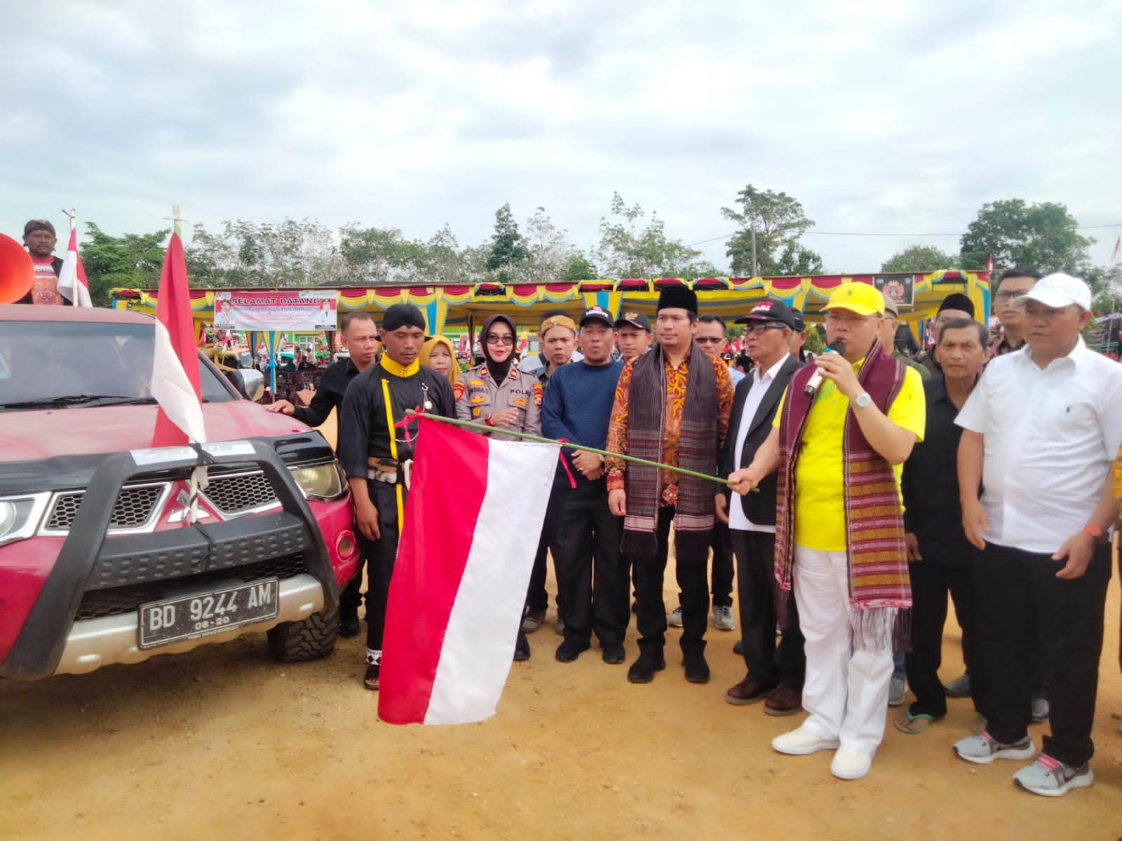 Jadi Ajang Pemersatu, Gubernur Apresiasi Pawai Seni dan Budaya di Ulok Kupai