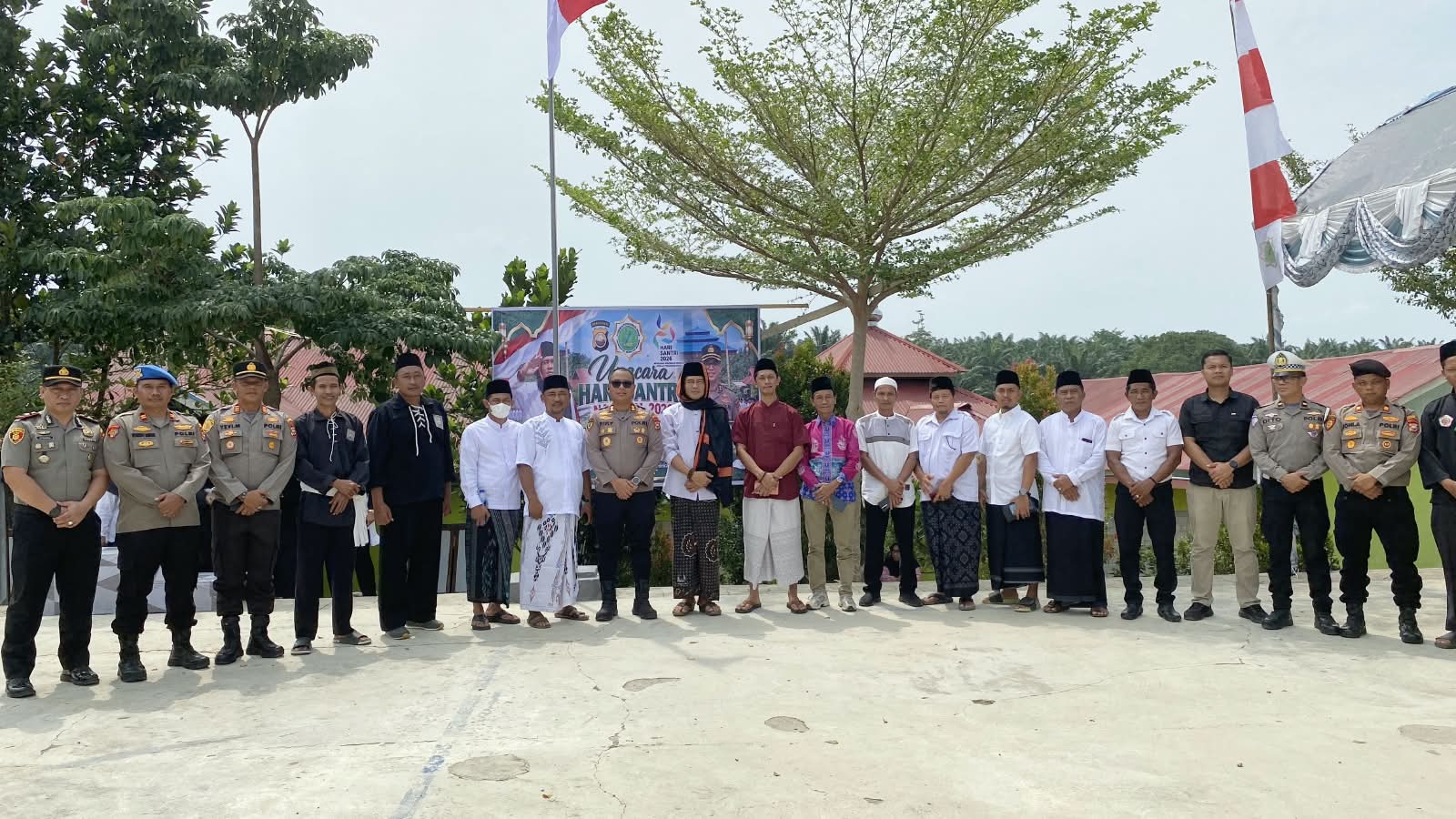 Kapolres Mukomuko Pimpin Upacara Hari Santri di Ponpes AFNA