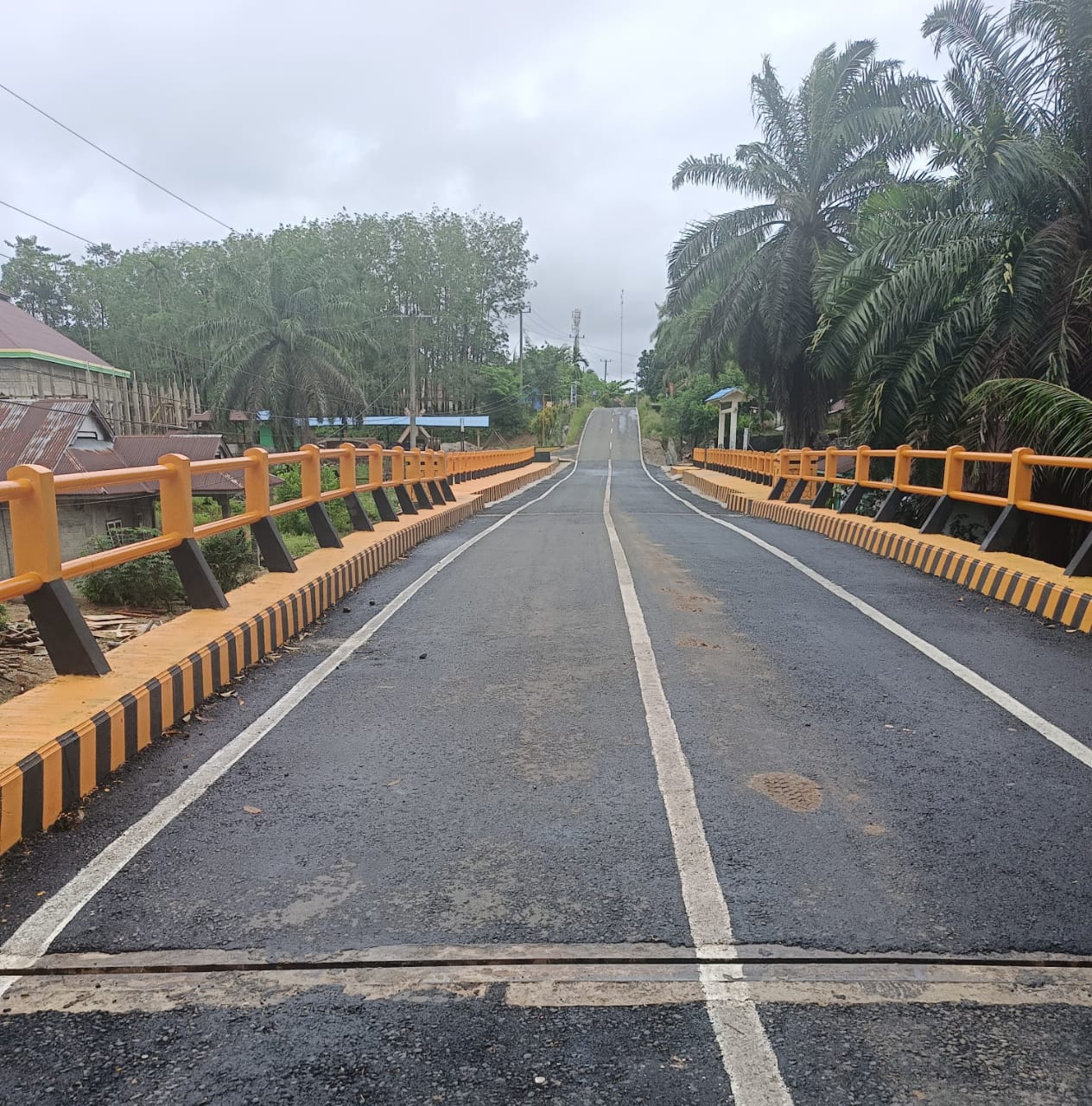 Masyarakat Soroti Proyek Jembatan Hampir Rp4 Miliar di Air Muring, Aspalnya Kasar dan Tidak Ada Lampu Jalan