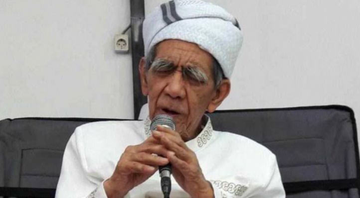 Dijamin Selamat Dunia dan Akhirat dengan Amalan dari Mbah Moen untuk Usia 40 Tahun