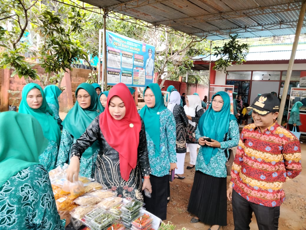 Supervisi di Bukit Makmur, Ketua PKK Galakkan Gerakan Menanam Sayuran dari Setiap Dasawisma sampai Kecamatan