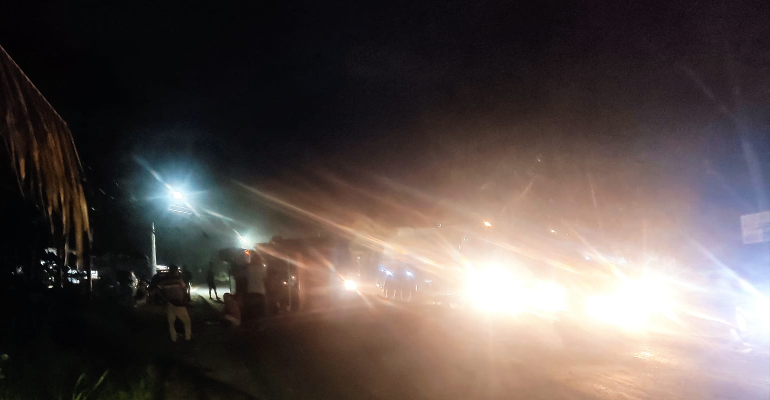 Mobil Batu Bara Terbalik di Kota Bengkulu, Mobil Melintas Harus Gantian