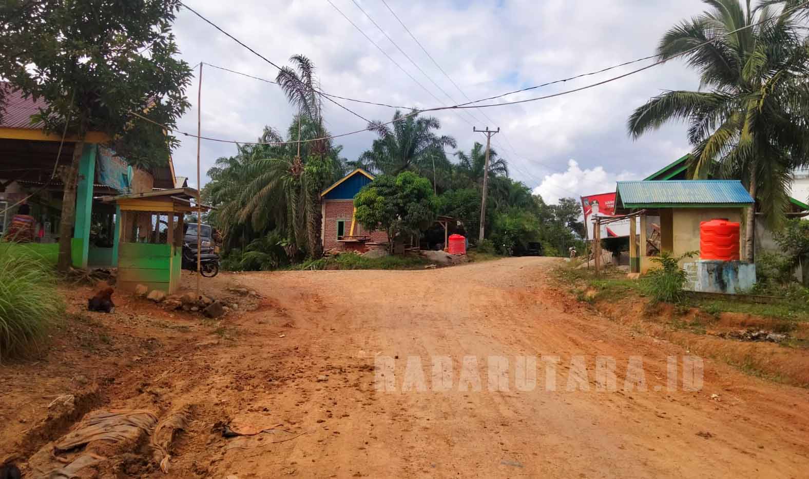 Pembangunan Jalan D1 ke Desa Gembung Raya Ditambah 800 Meter