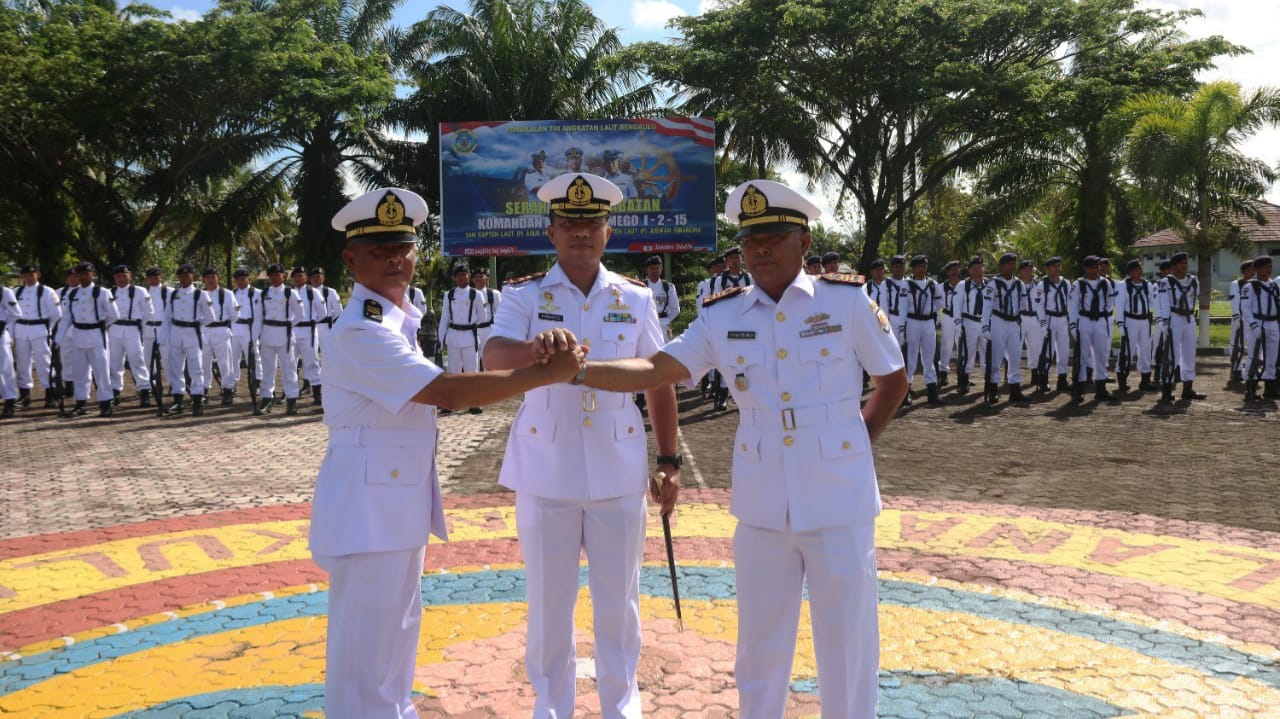 Sertijab Komandan KAL Pulau Mego, Ini Pesan Danlanal Bengkulu