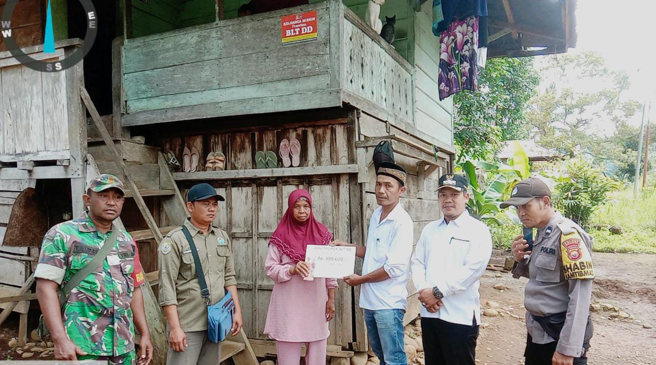 Pembangunan di Geber, Pemdes Tanah Hitam Laksanakan Titik Nol dan Penyaluran BLT DD