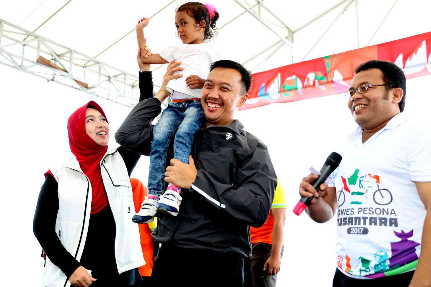 Menpora Ikut Gowes, Besok ke Arga Makmur