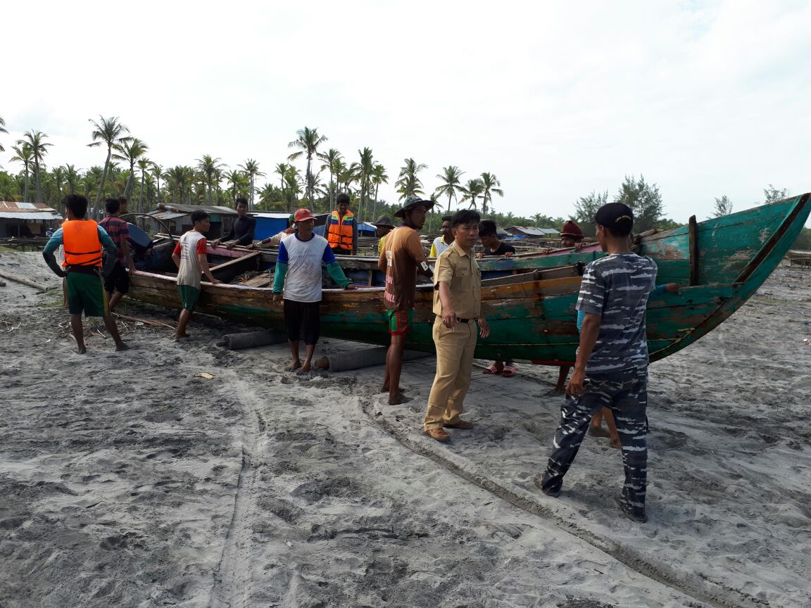 Diterjang Ombak, Nelayan PIM Karam