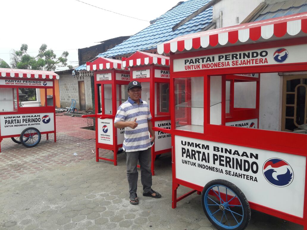 Gerobak UMKM Perindo Tiba di Putri Hijau