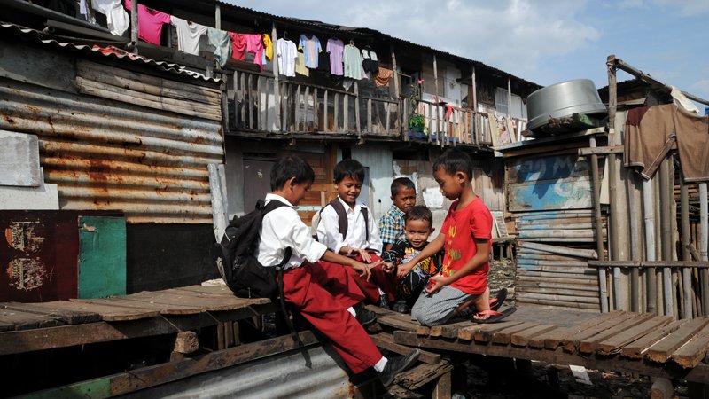 Warga Ancam Turunkan Baliho ‘Kampung Sejahtera’