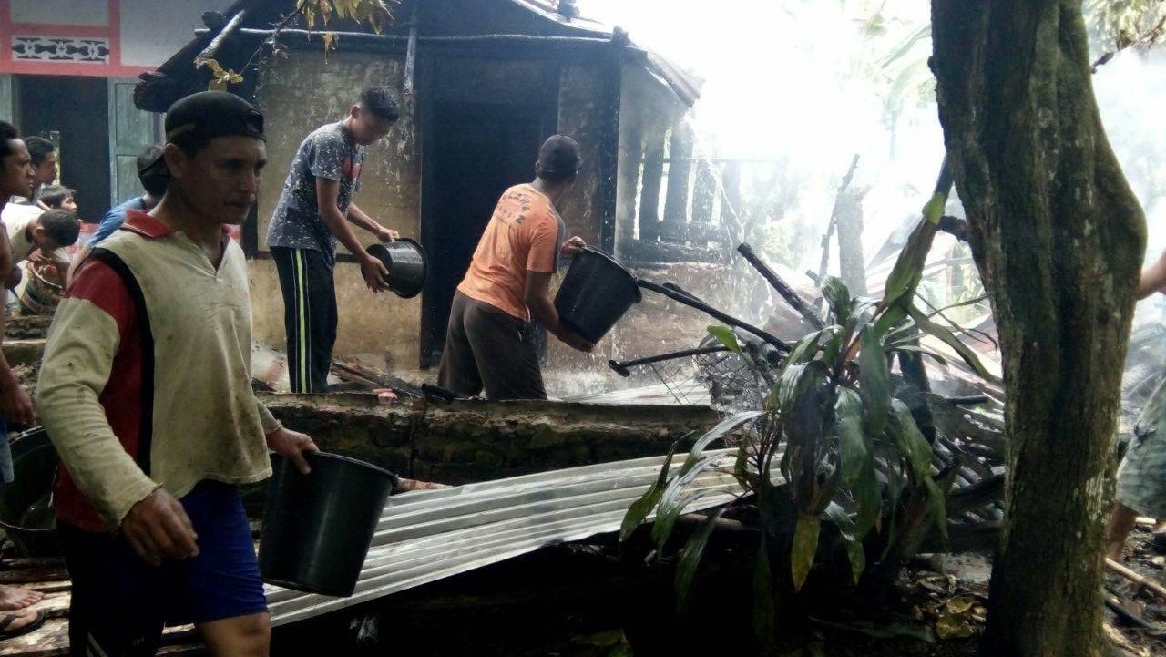 Ditinggal Berkebun, Rumah Ludes Dilalap si Jago Merah