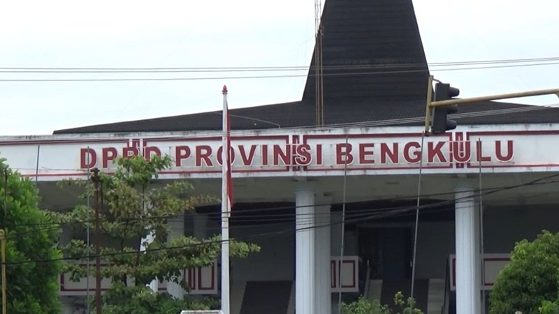 APBD Provinsi Disahkan, DPRD Minta Plt Gubernur Evaluasi OPD