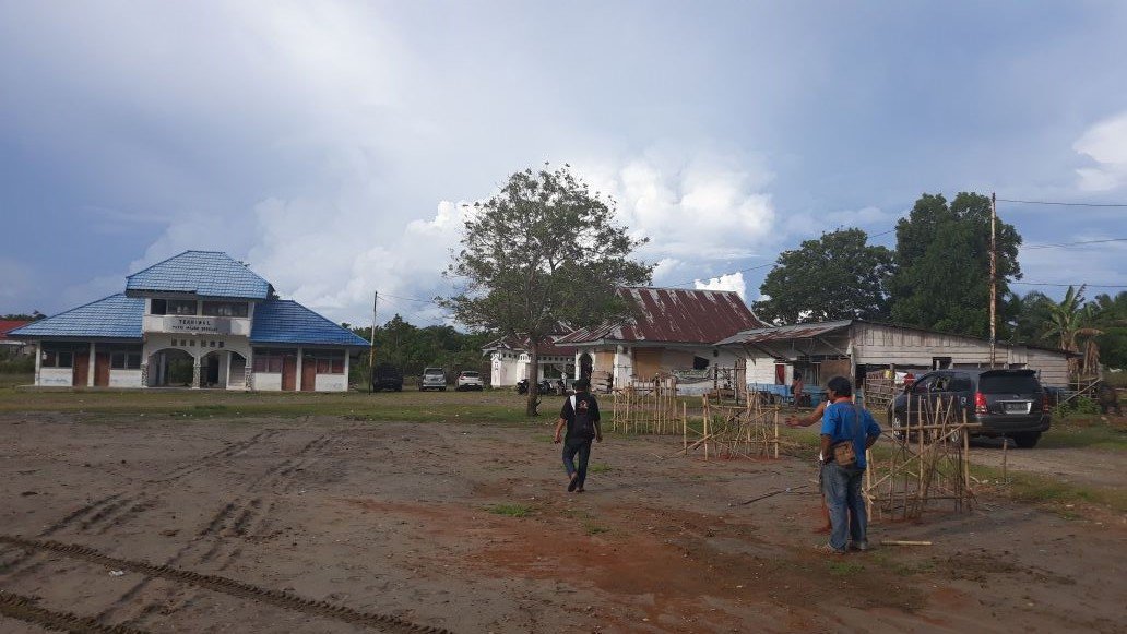 Alun-Alun untuk Pasar Malam, Drumband Ngalah