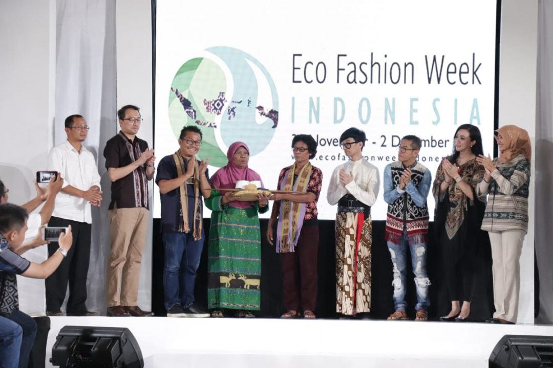 Eco Fashion Week Indonesia, Pamerkan Tenun Ikat asal Daerah Tertinggal