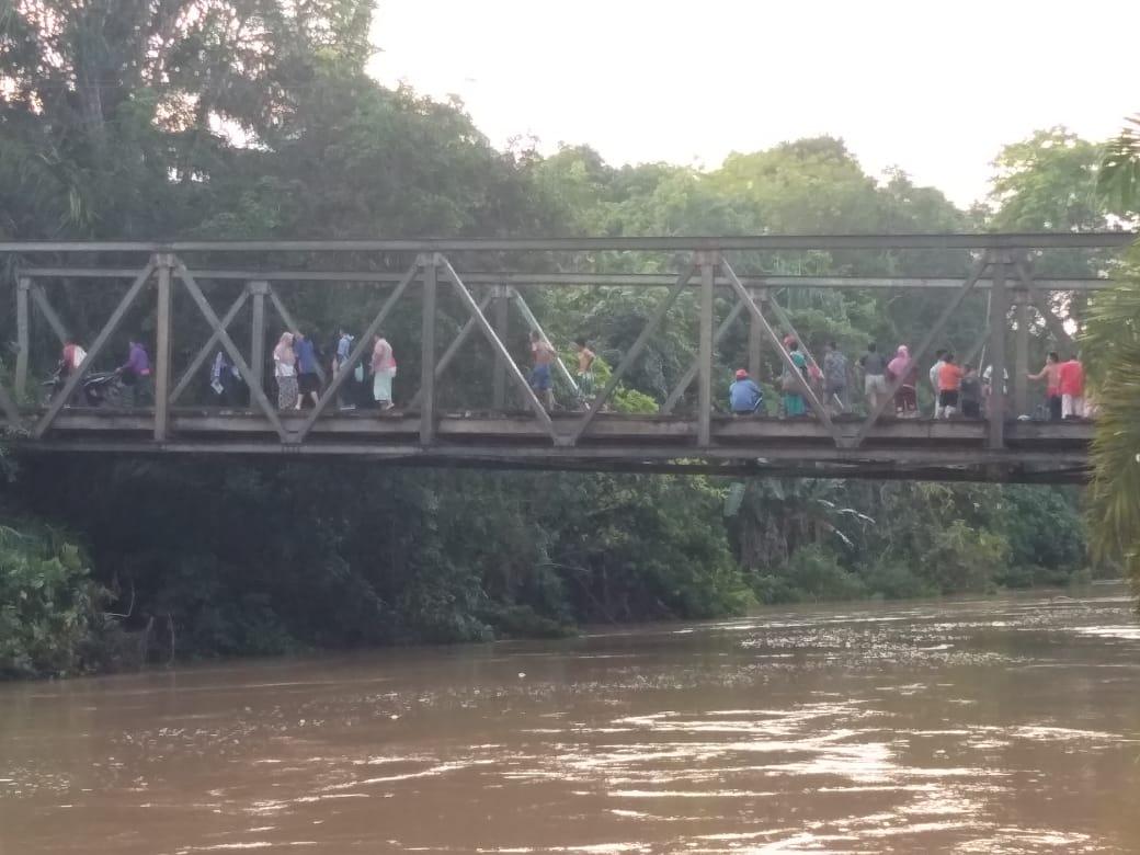 Jembatan Lubuk Mindai Nyaris ‘Makan’ Nyawa