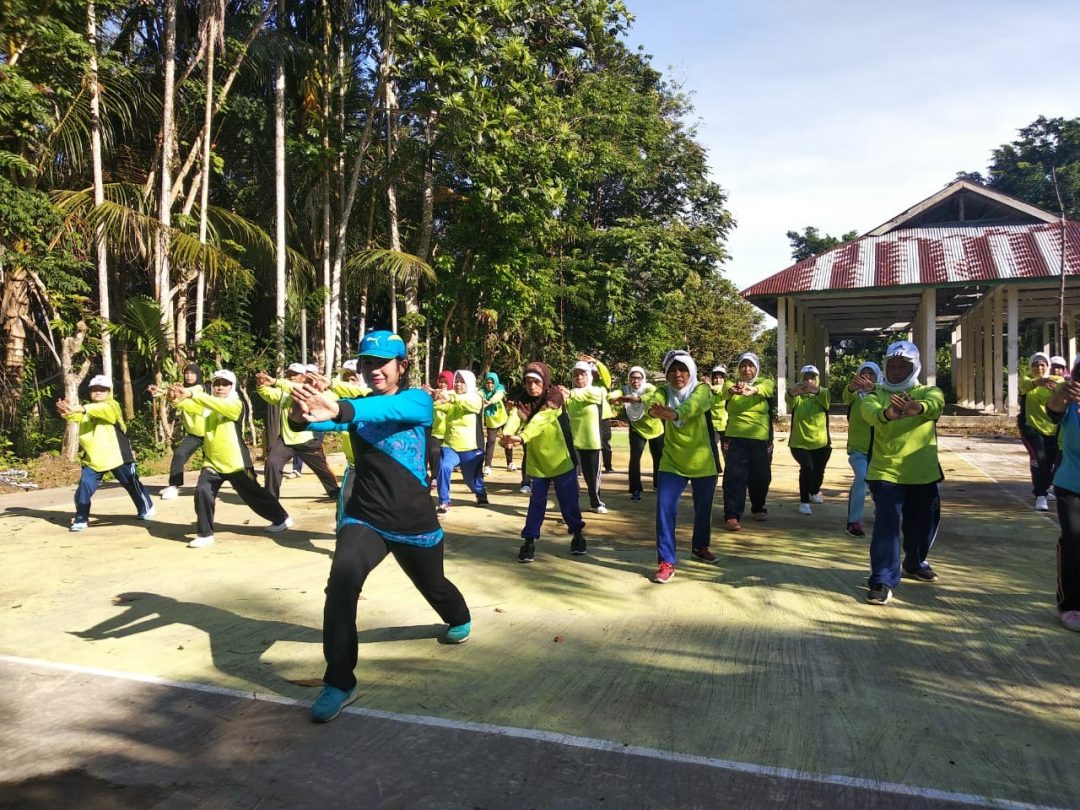 Perdana, Lansia Bintunan Tiup Lilin