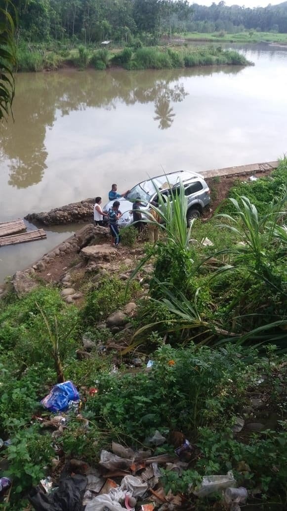 Sopir Ngantuk, Pajero Terjun ke Jurang