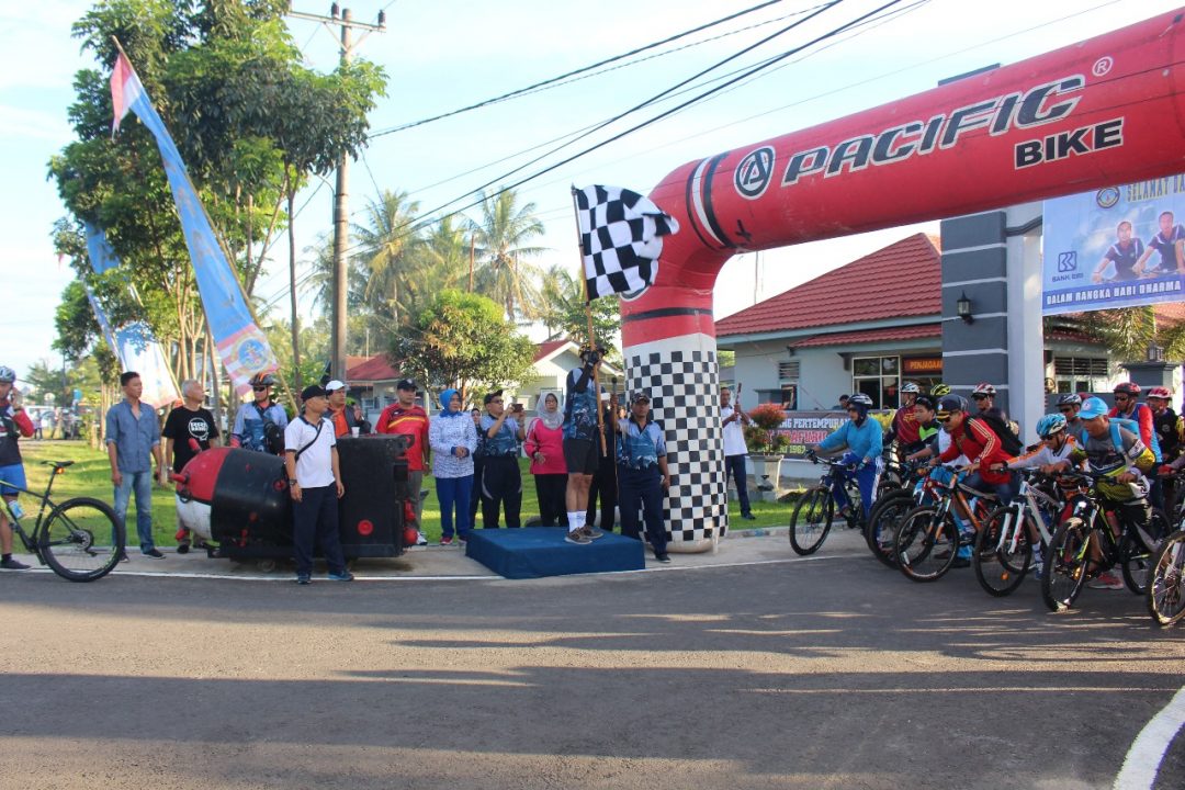 Danrem 041/Gamas Hadiri Olahraga Bersama Fun Bike Lanal Bengkulu