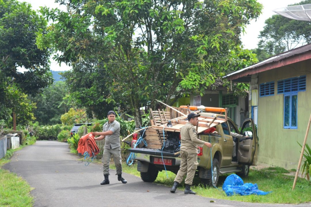 Satpol PP Terus Pantau Pedagang Taman Santoso