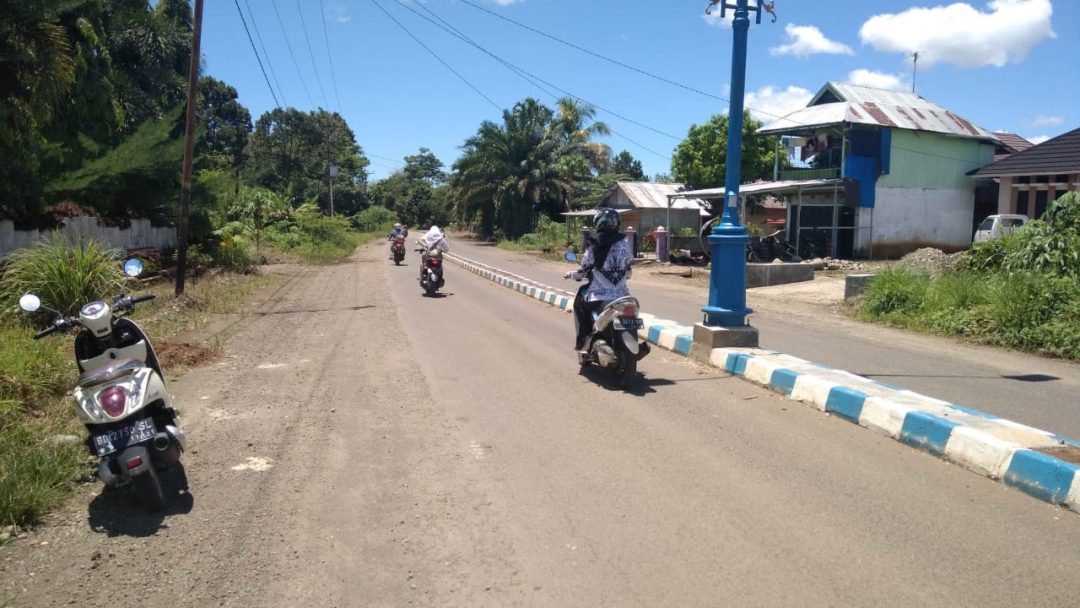 Jalur Padat, Warga Desa Realisasi Pelebaran Jalan