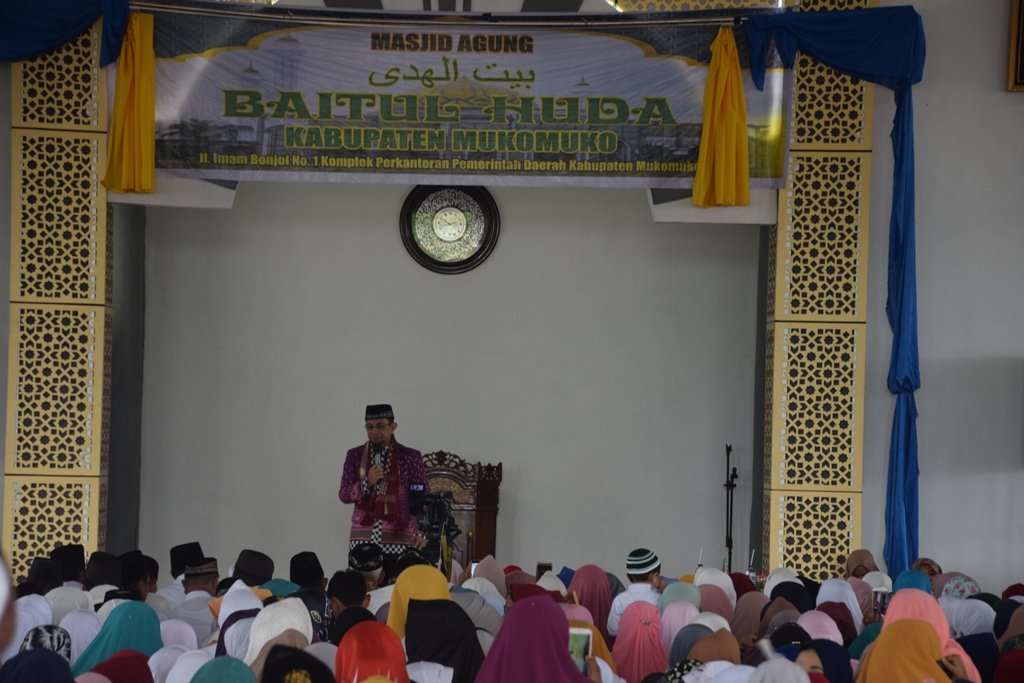 Ribuan Umat Muslim Padati Masjid Baitul Huda