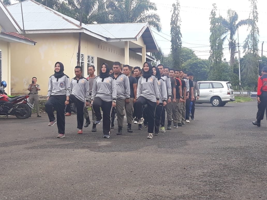 30 Anggota Dalmas Satpol PP BUIkuti Latihan PBB