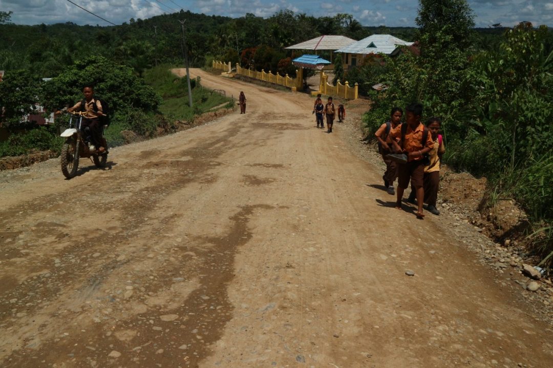 Jalan Provinsi Rusak, Hambat Pengembangan Agro Wisata