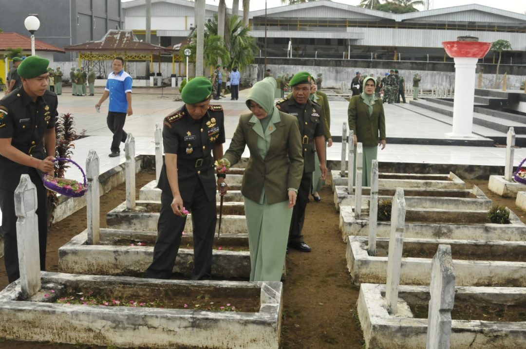 Korem 041/GAMAS Melaksanakan Upacara Ziaran Rombongan