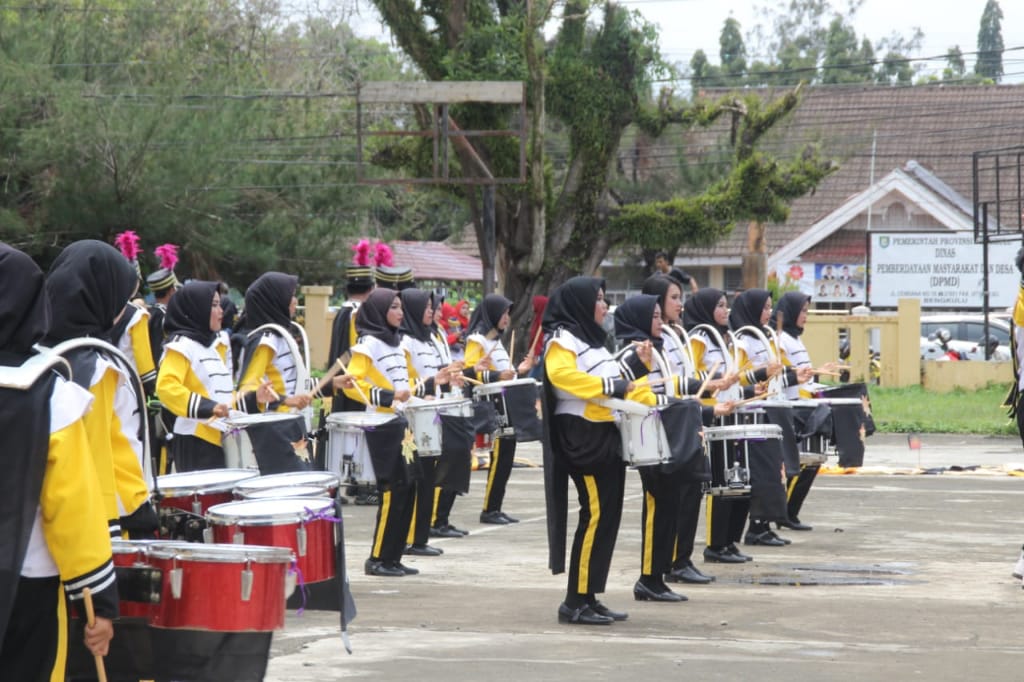 Drumband SMKN 10 BU Tampil di Provinsi