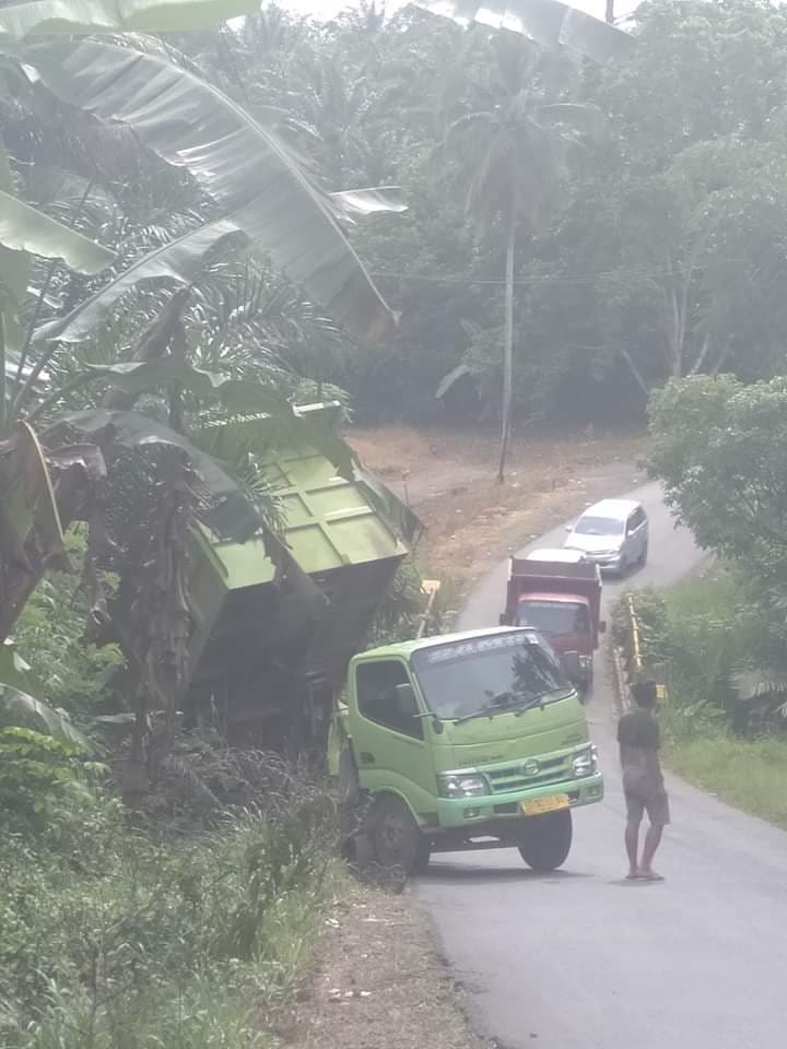 Jalan Sempit Diduga Picu Kecelakaan