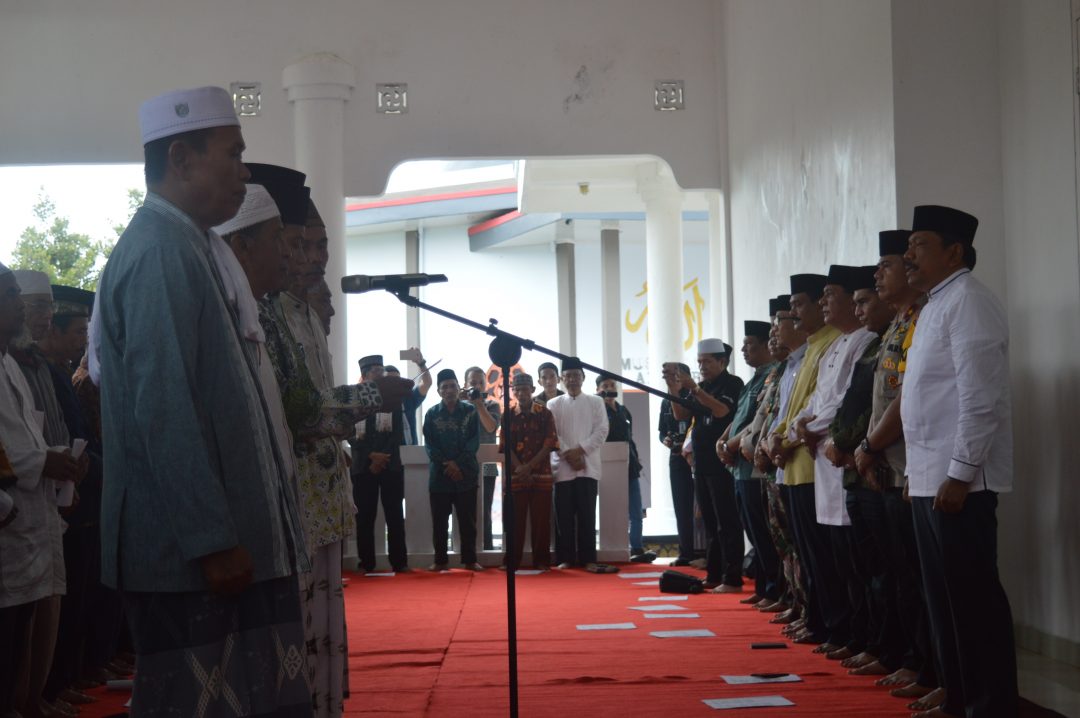 Alhamdulillah, Pemkab BU Bagikan Honor 540 Imam Masjid 