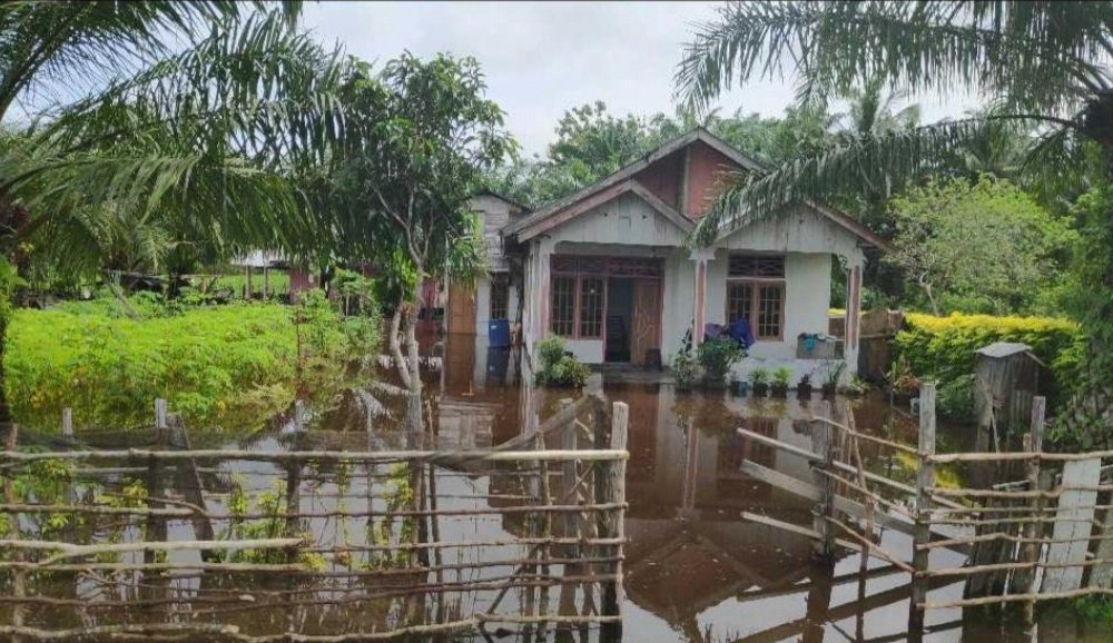 Hujan Deras, Sekolah dan Rumah Warga Terendam