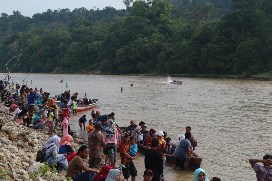 Dari Berbagai Penjuru, Gajah PLG ‘Diserbu’ Pengunjung