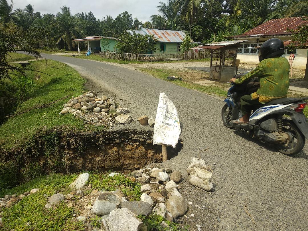 Soal Gorong-gorong Rusak, Kades Pasrah