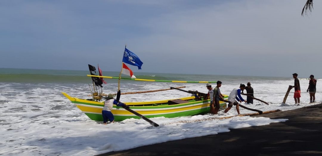 Cuaca Buruk Ganggu Aktivitas Nelayan Lubuk Tanjung