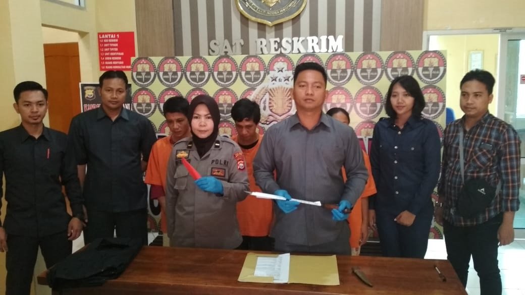 Tuntut Pecat Kades Malah Lukai Polisi