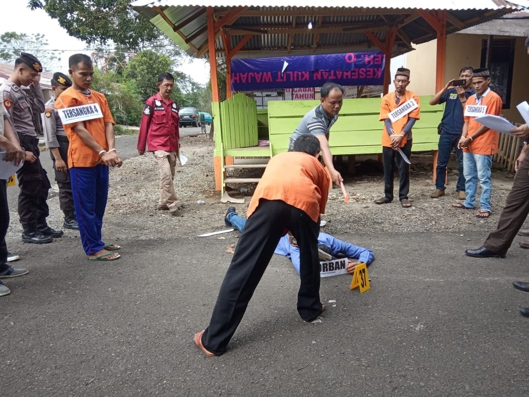 Rekontruksi Pembunuhan Warga Pagar Jati Digelar