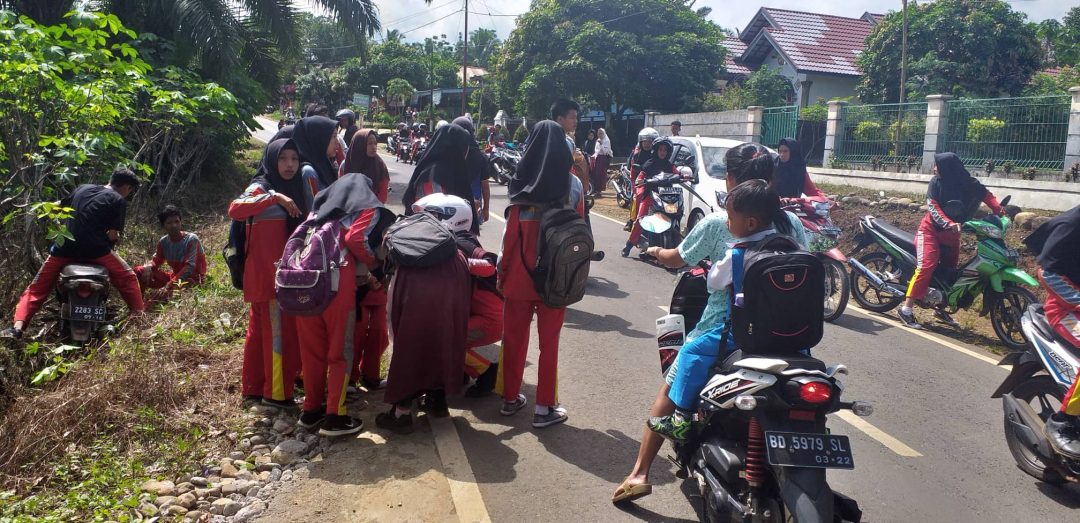 Ditabrak Motor, Pelajar SMP Terkapar