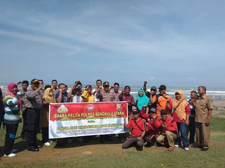 Peduli Lingkungan, Polisi Turun ke Tapak Batu