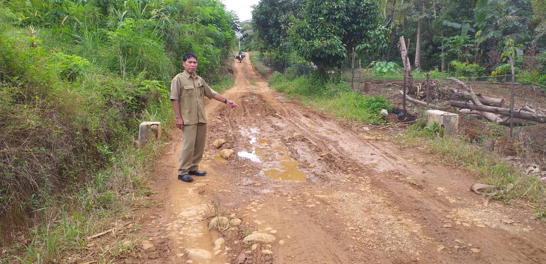 Pemdes SM Berharap Proposal Jalan Ditanggapi