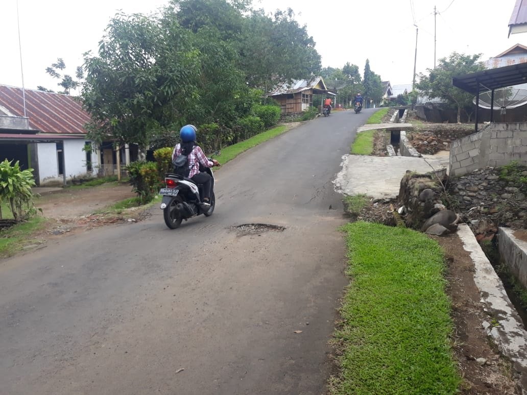 Nyaris Amblas, Badan Jalan H Zairin ‘Melengkung’