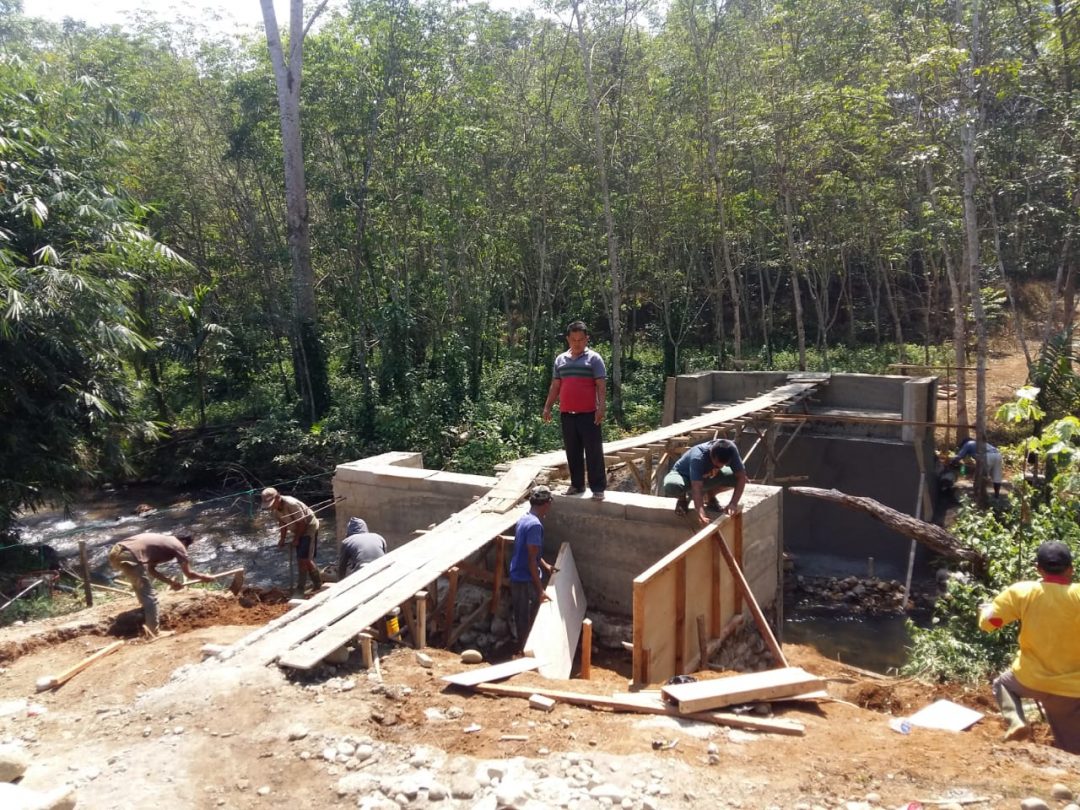 Jembatan Pagar Ruyung Ditarget Rampung